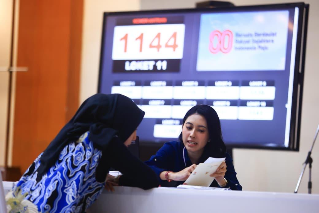 Euforia-Masyarakat-Sambut-Upacara-Kemerdekaan-di -Istana,-Pengambilan-Undangan Fisik-Dimulai