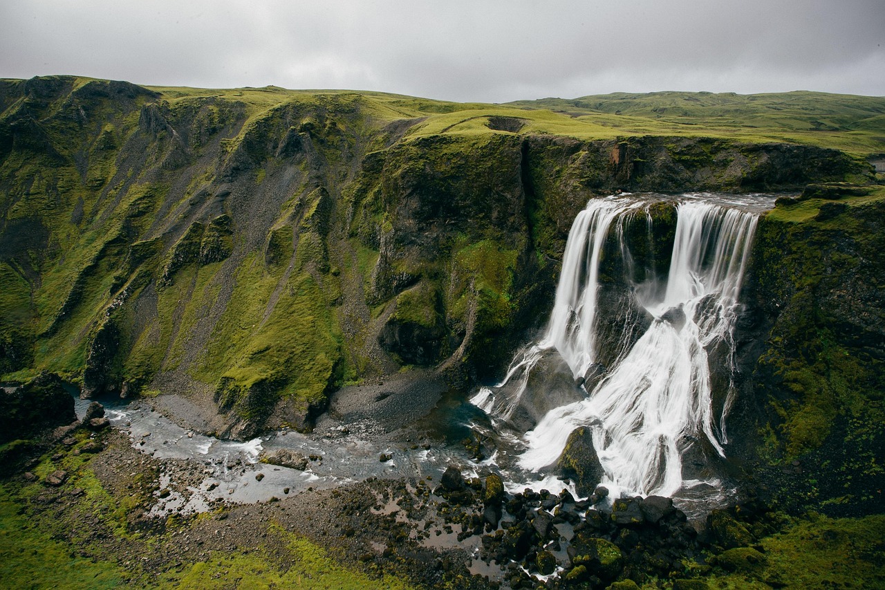 waterfalls-1869418_1280