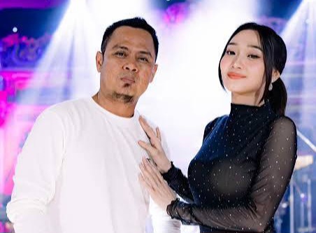 Cinta dari seberang Difarina