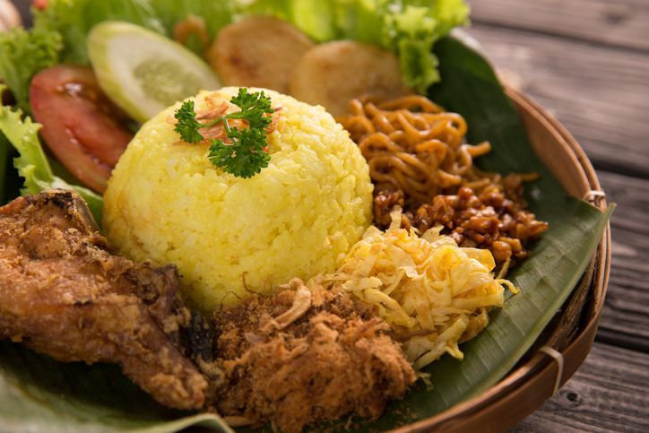 Nasi Kuning Khas Manado